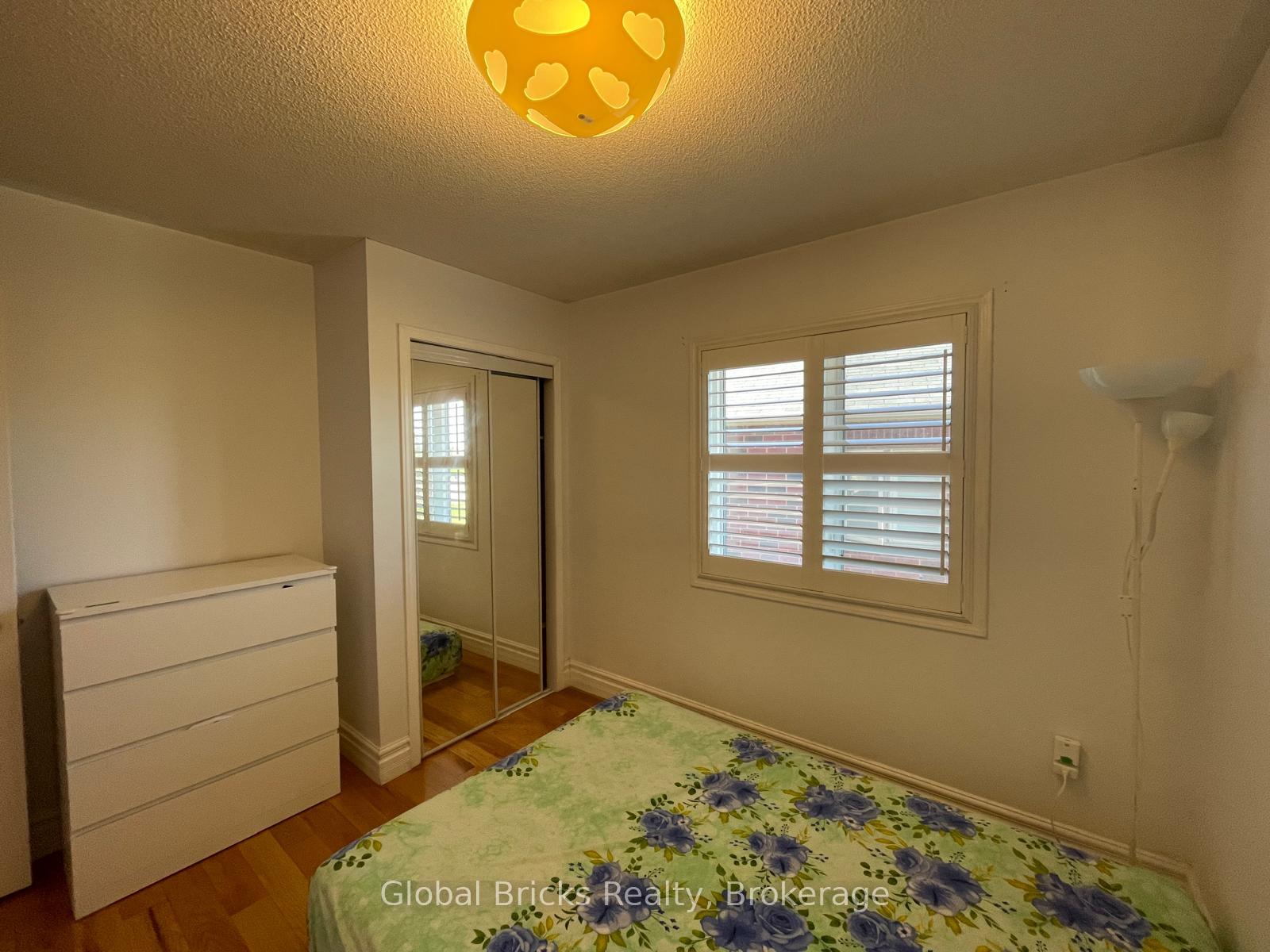 Photo 15 of 3366 Roma Avenue, Burlington, Alton — HOMEH