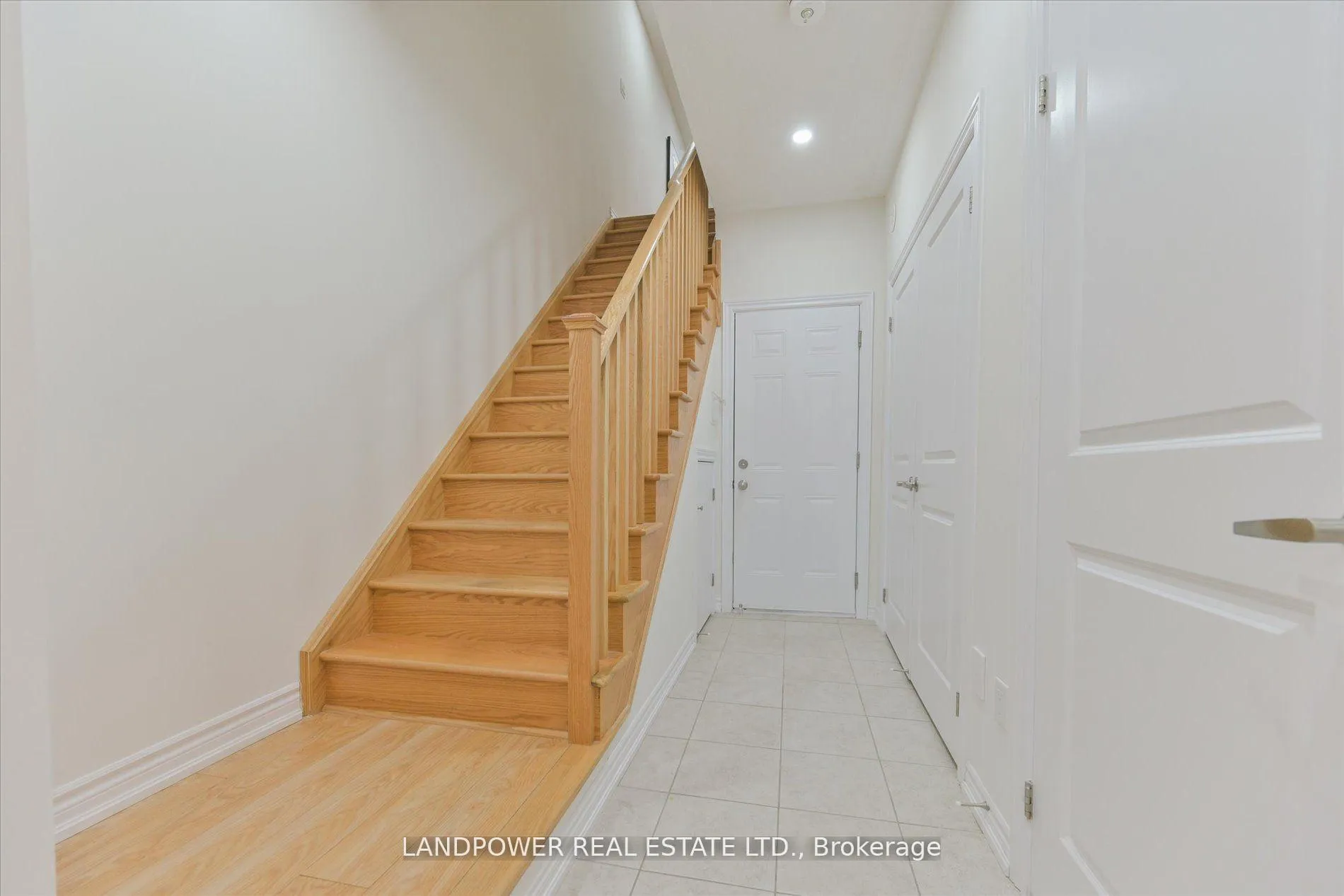 Photo 4 of 125 Frederick Wilson Avenue, Markham, Cornell — HOMEH