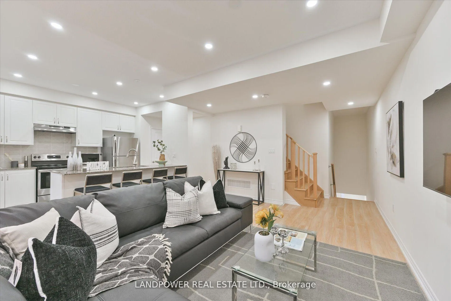 Photo 10 of 125 Frederick Wilson Avenue, Markham, Cornell — HOMEH