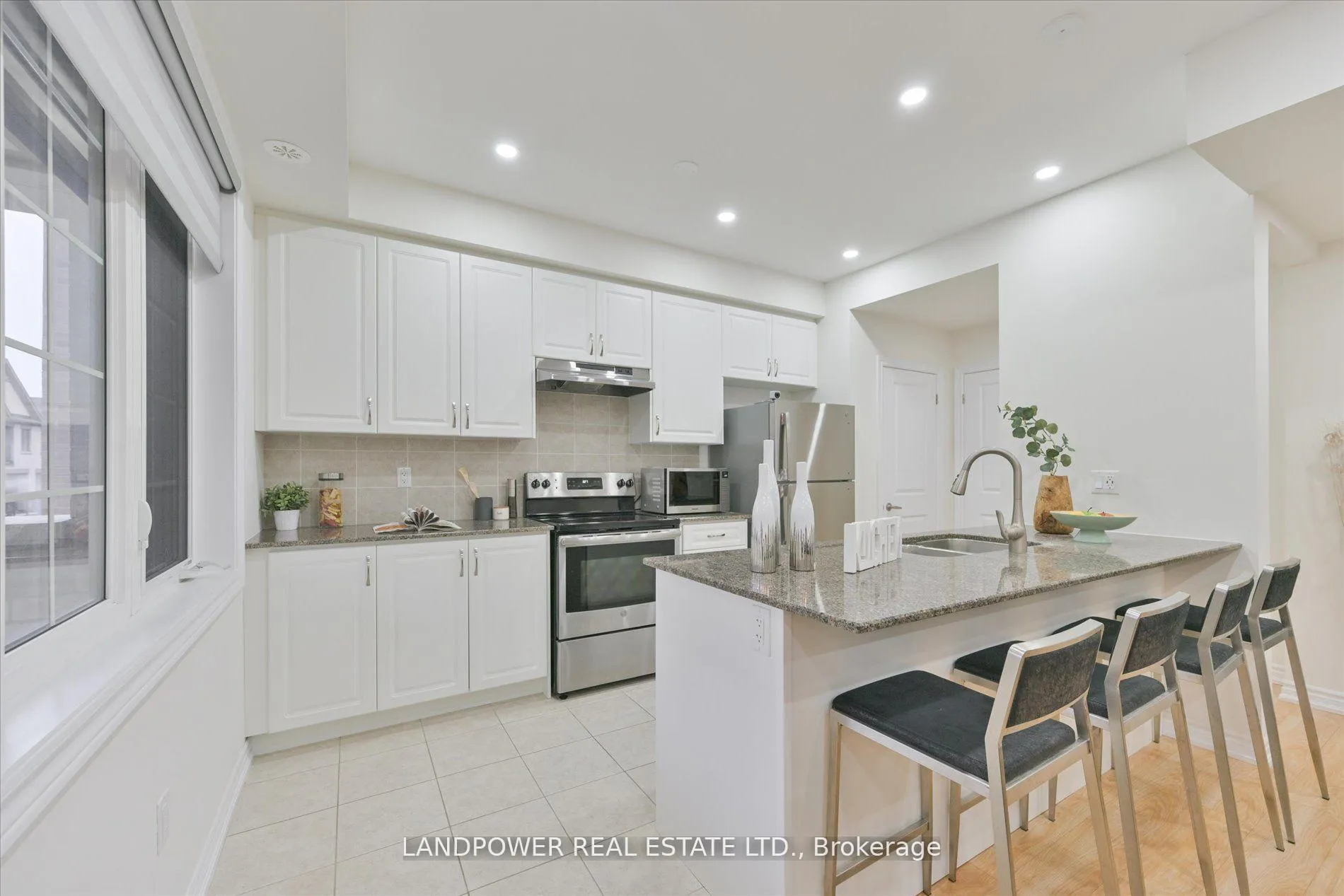 Photo 12 of 125 Frederick Wilson Avenue, Markham, Cornell — HOMEH