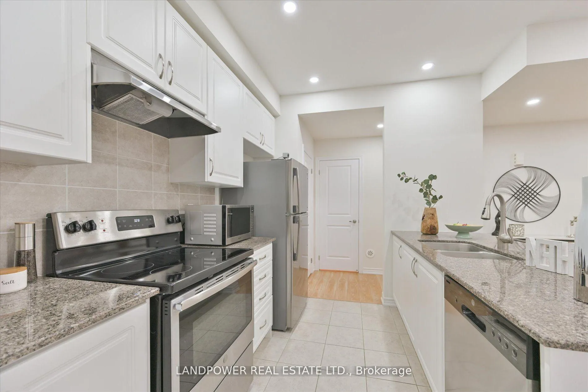 Photo 13 of 125 Frederick Wilson Avenue, Markham, Cornell — HOMEH