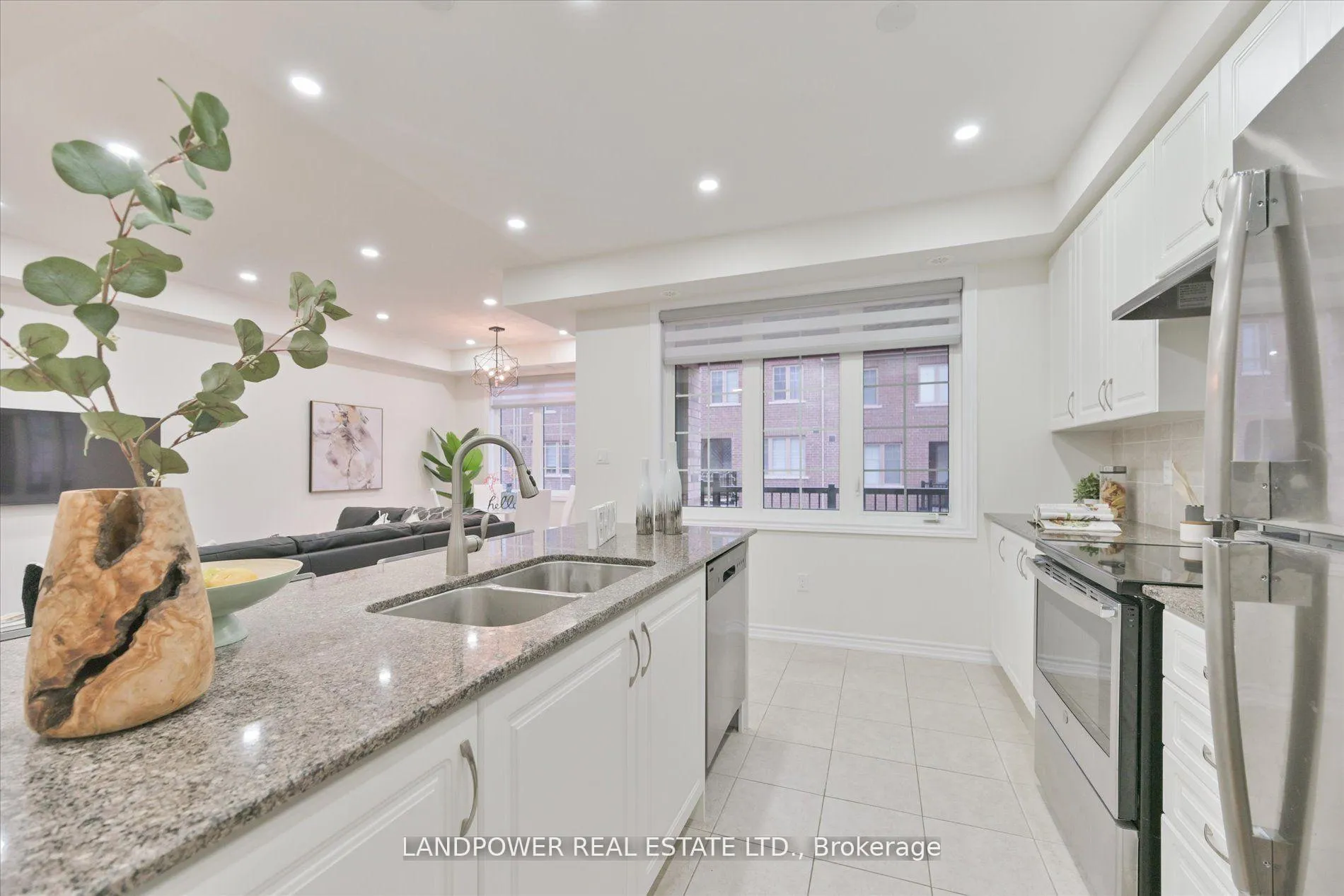 Photo 14 of 125 Frederick Wilson Avenue, Markham, Cornell — HOMEH