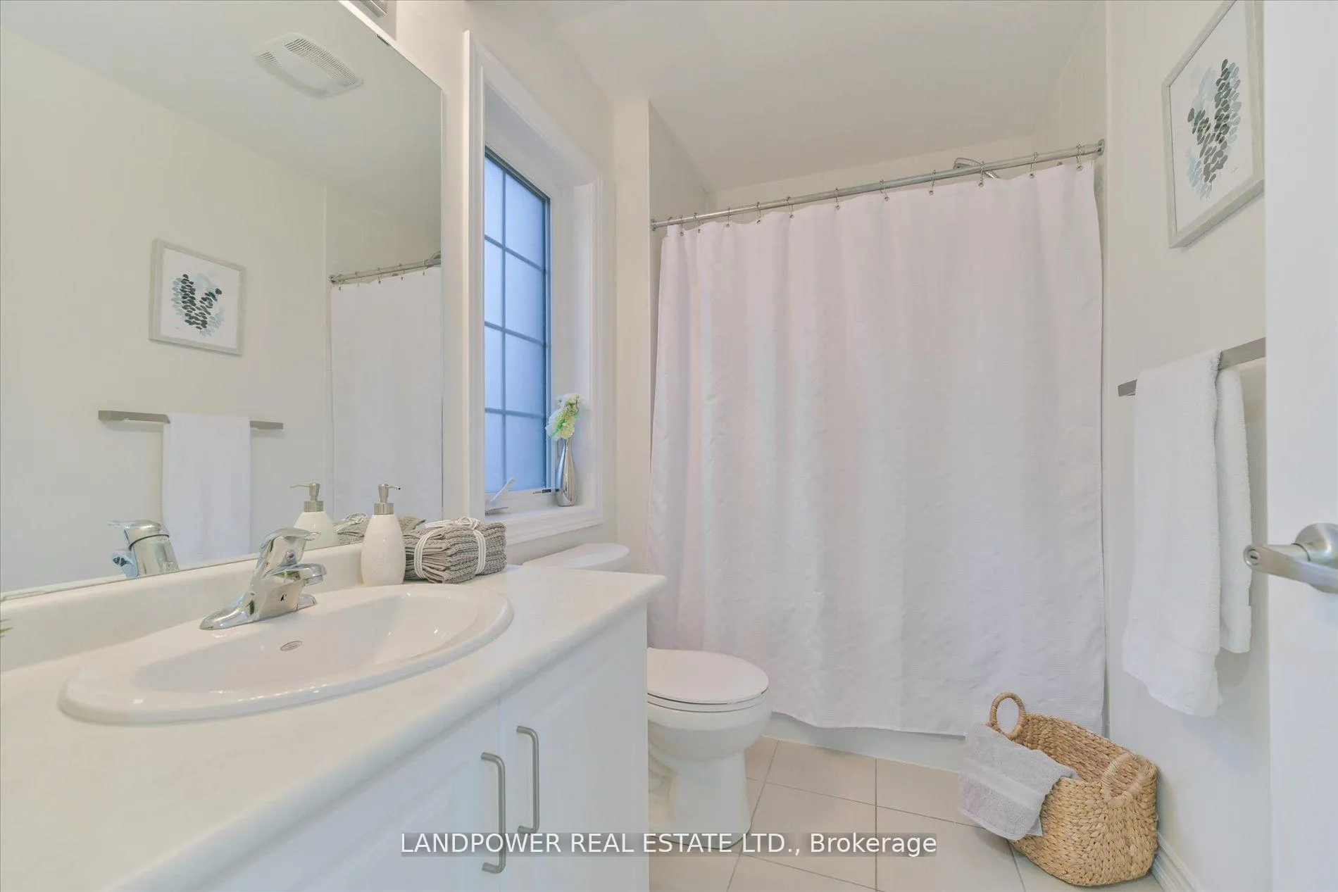 Photo 24 of 125 Frederick Wilson Avenue, Markham, Cornell — HOMEH