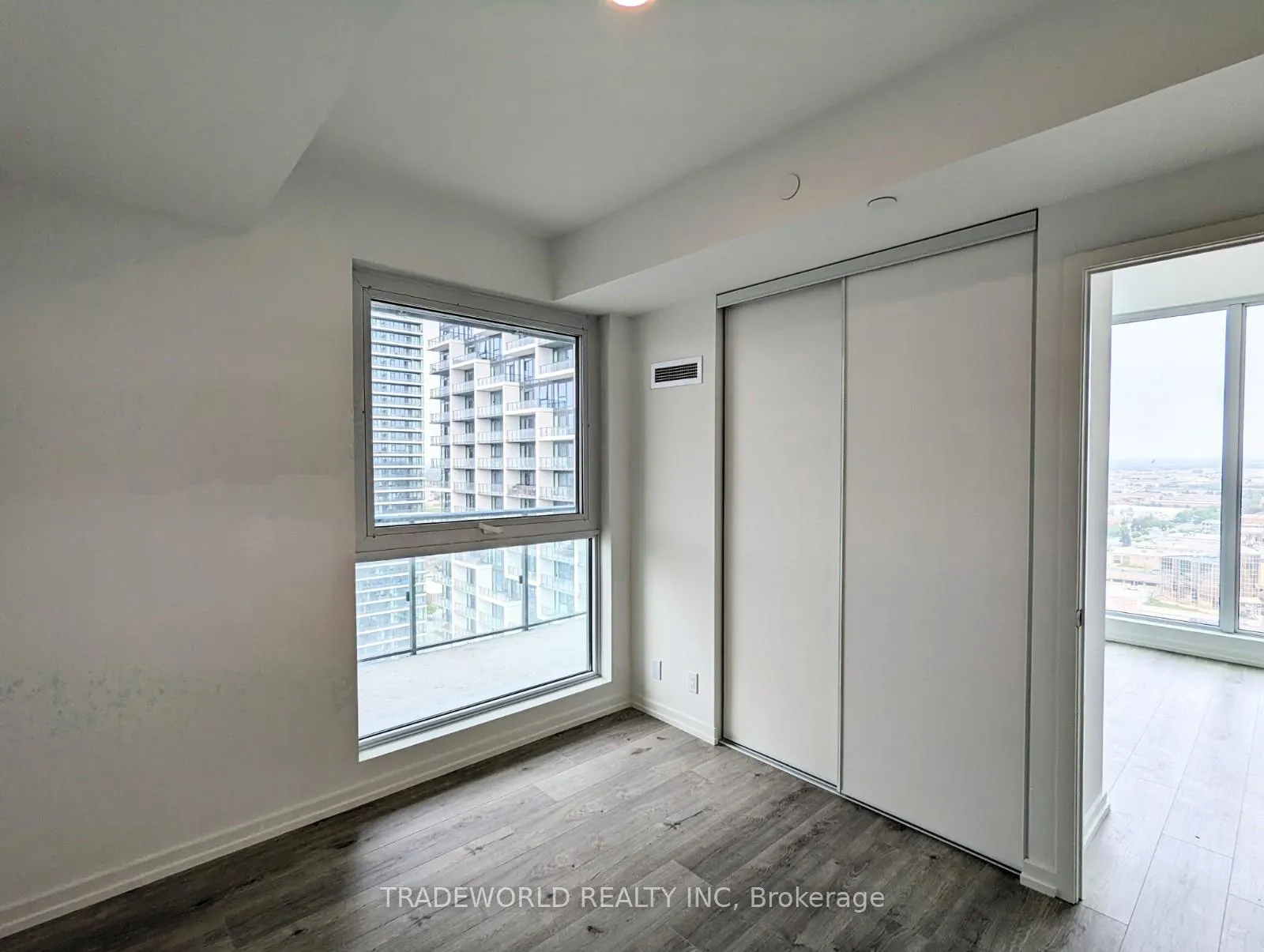 Photo 9 of Unit 2206, 7890 Jane Street, Vaughan, Vaughan Corporate Centre — HOMEH
