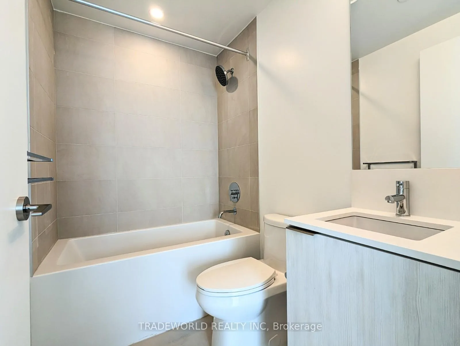 Photo 10 of Unit 2206, 7890 Jane Street, Vaughan, Vaughan Corporate Centre — HOMEH