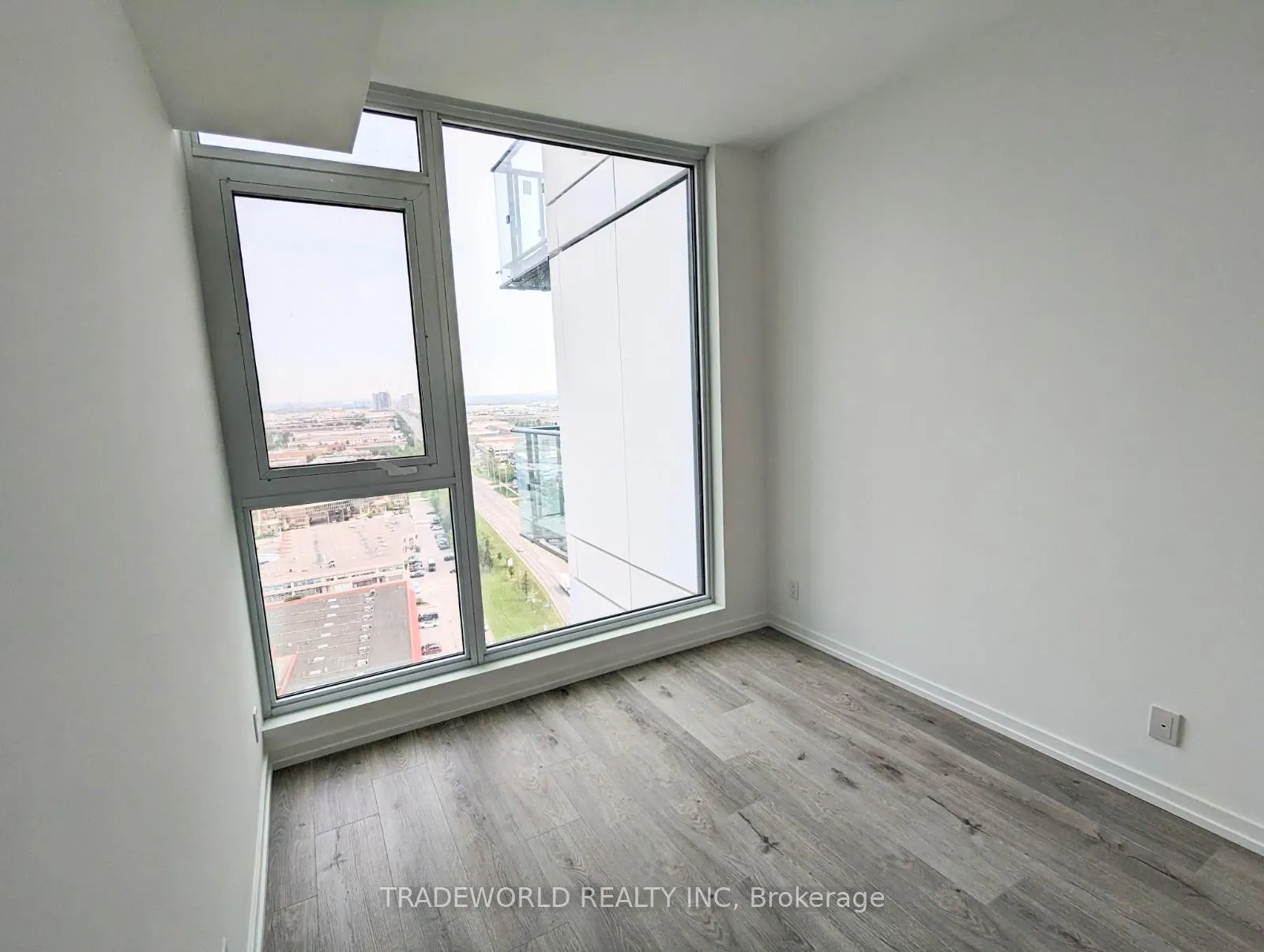 Photo 11 of Unit 2206, 7890 Jane Street, Vaughan, Vaughan Corporate Centre — HOMEH
