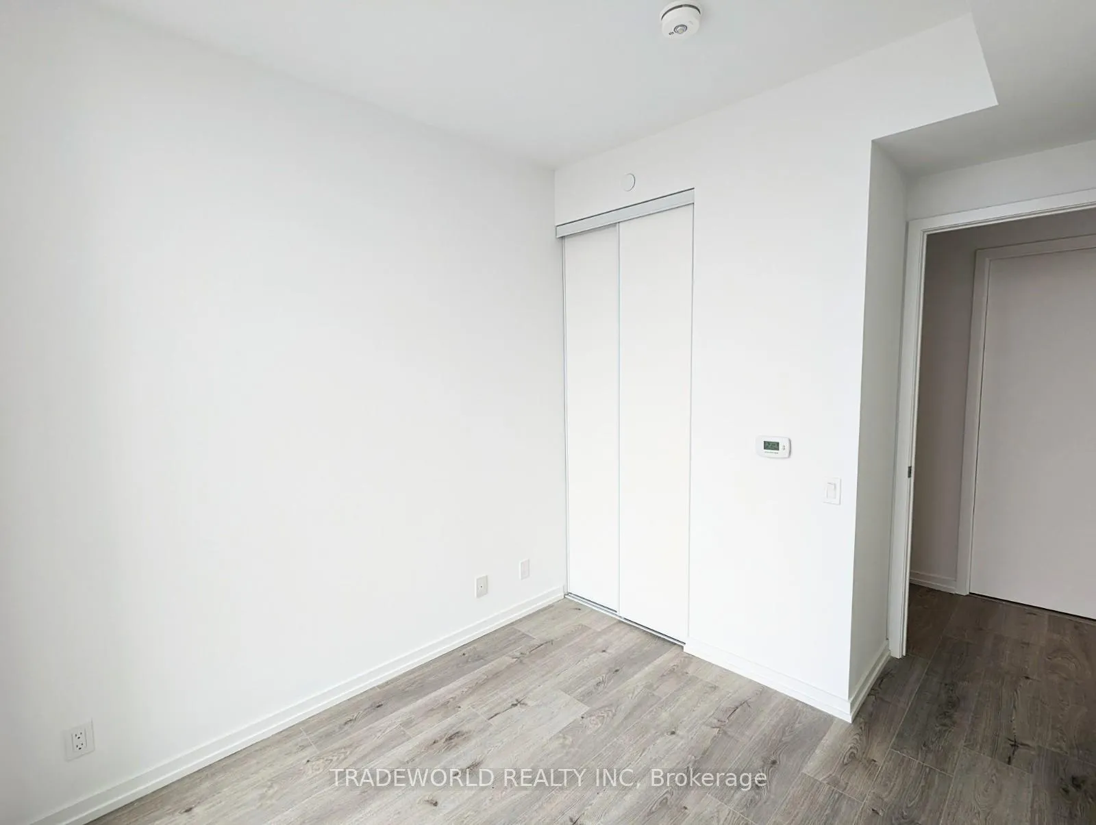 Photo 12 of Unit 2206, 7890 Jane Street, Vaughan, Vaughan Corporate Centre — HOMEH