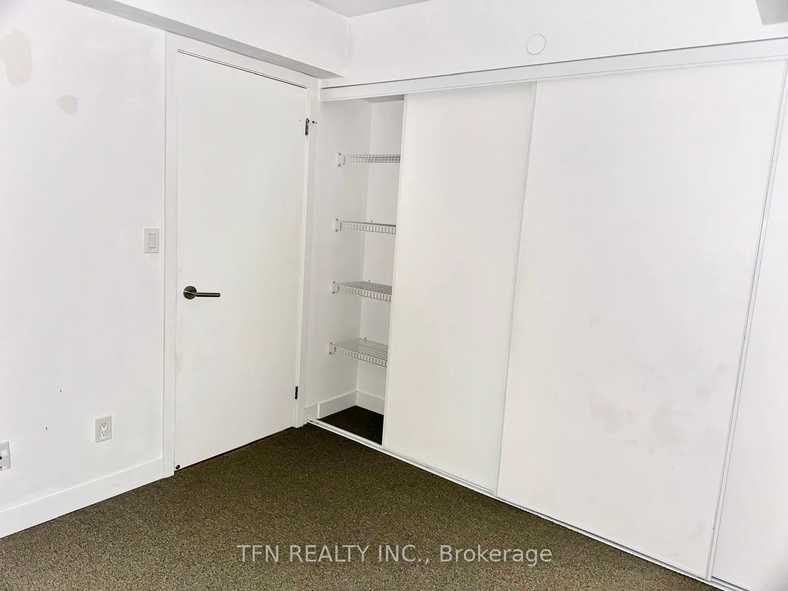 Photo 6 of Unit 1018, 120 Varna Drive, Toronto, Englemount-Lawrence — HOMEH