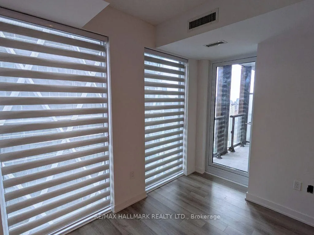 Photo 10 of Unit 2405, 238 Simcoe Street, Toronto, Kensington-Chinatown — HOMEH
