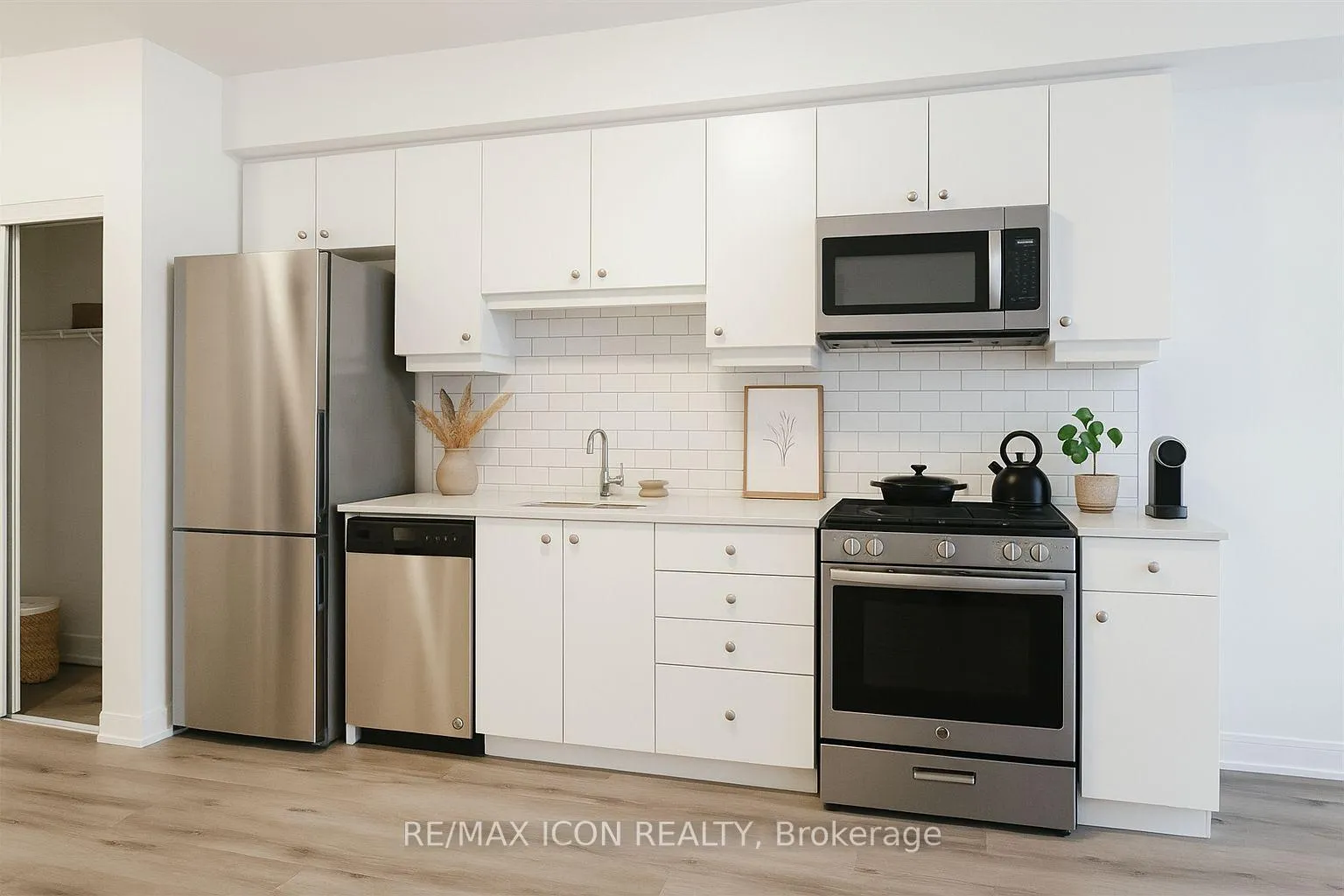 Photo 3 of Unit 410, 243 Northfield Drive E, Waterloo — HOMEH