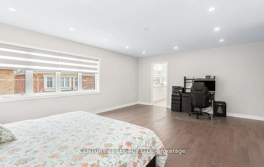 Photo 32 of 35 Farringdon Crescent, Brampton, Northwest Brampton — HOMEH