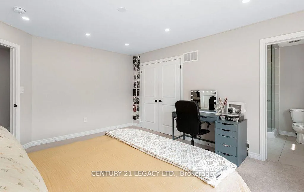 Photo 35 of 35 Farringdon Crescent, Brampton, Northwest Brampton — HOMEH