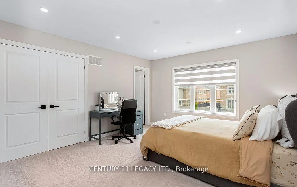 Photo 36 of 35 Farringdon Crescent, Brampton, Northwest Brampton — HOMEH