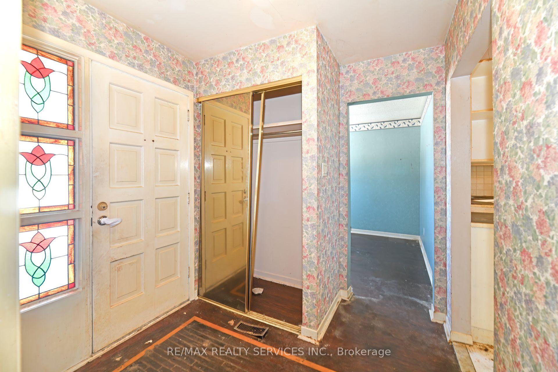 Photo 3 of 66 Gregory Road, Ajax, South East — HOMEH