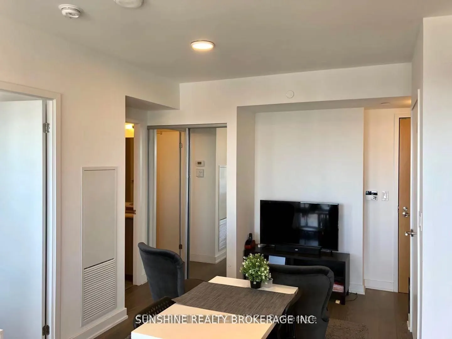 Photo 6 of Unit 2113, 11 Wellesley Street W, Toronto, Bay Street Corridor — HOMEH