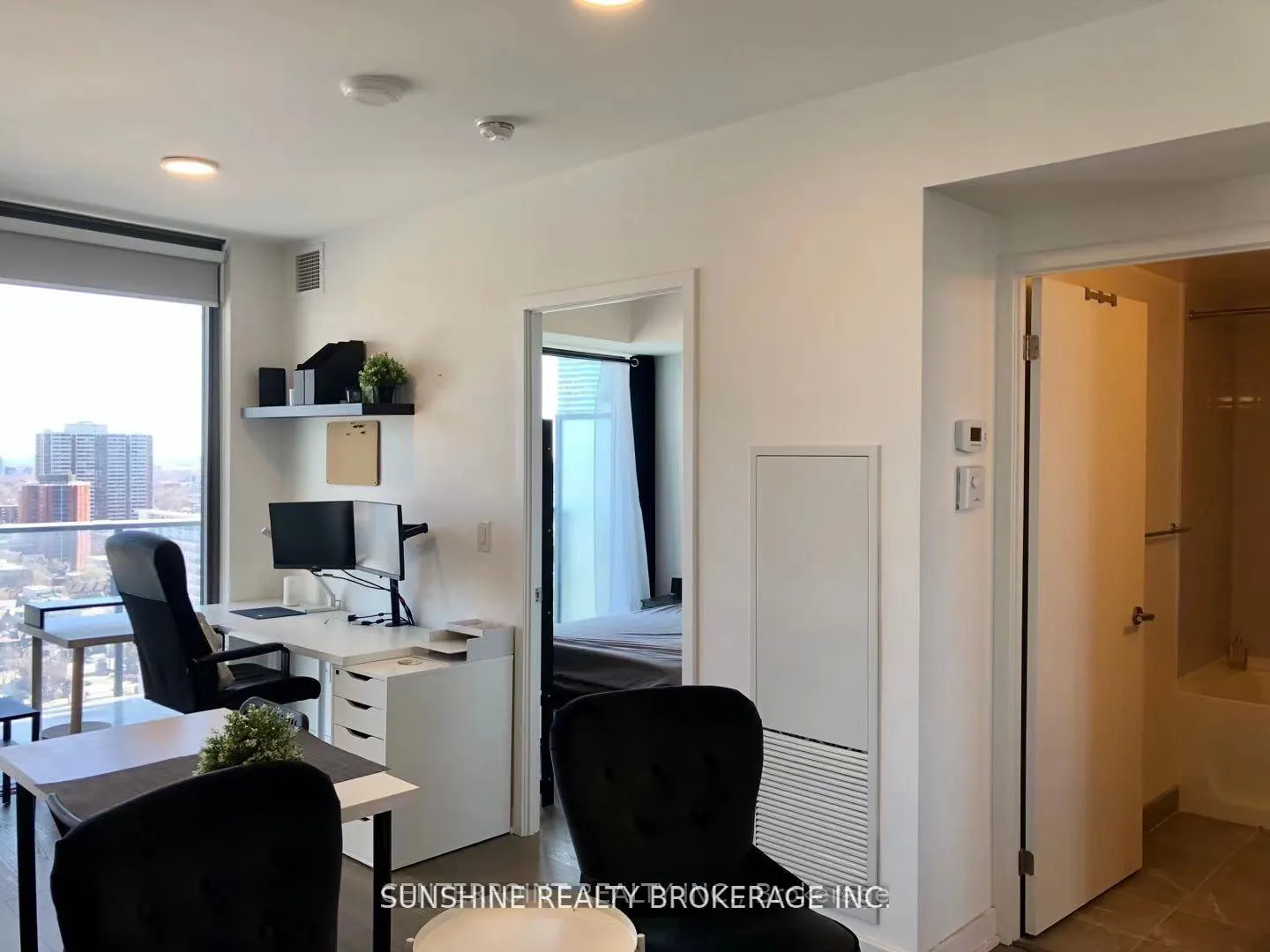 Photo 7 of Unit 2113, 11 Wellesley Street W, Toronto, Bay Street Corridor — HOMEH