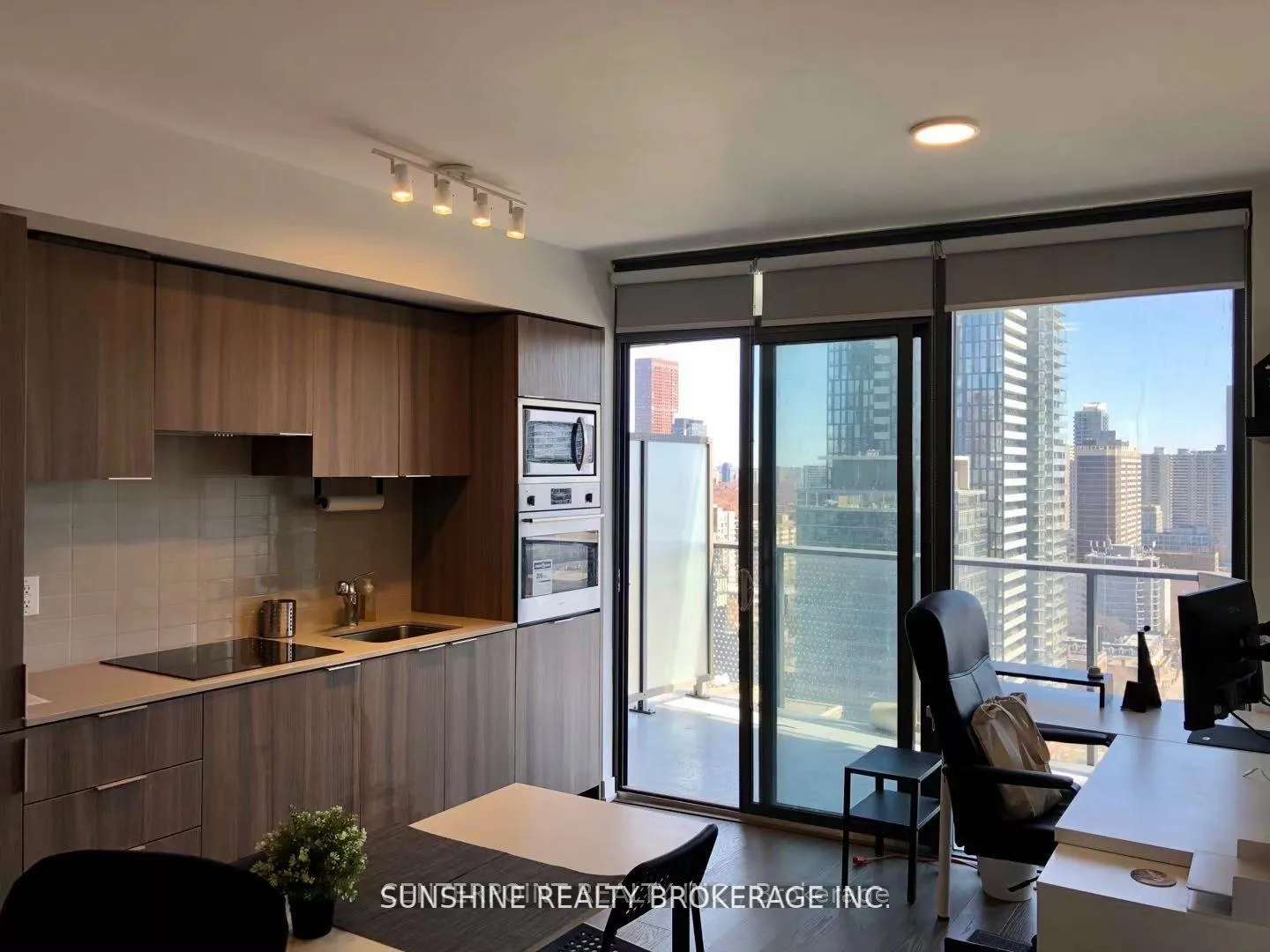 Photo 8 of Unit 2113, 11 Wellesley Street W, Toronto, Bay Street Corridor — HOMEH