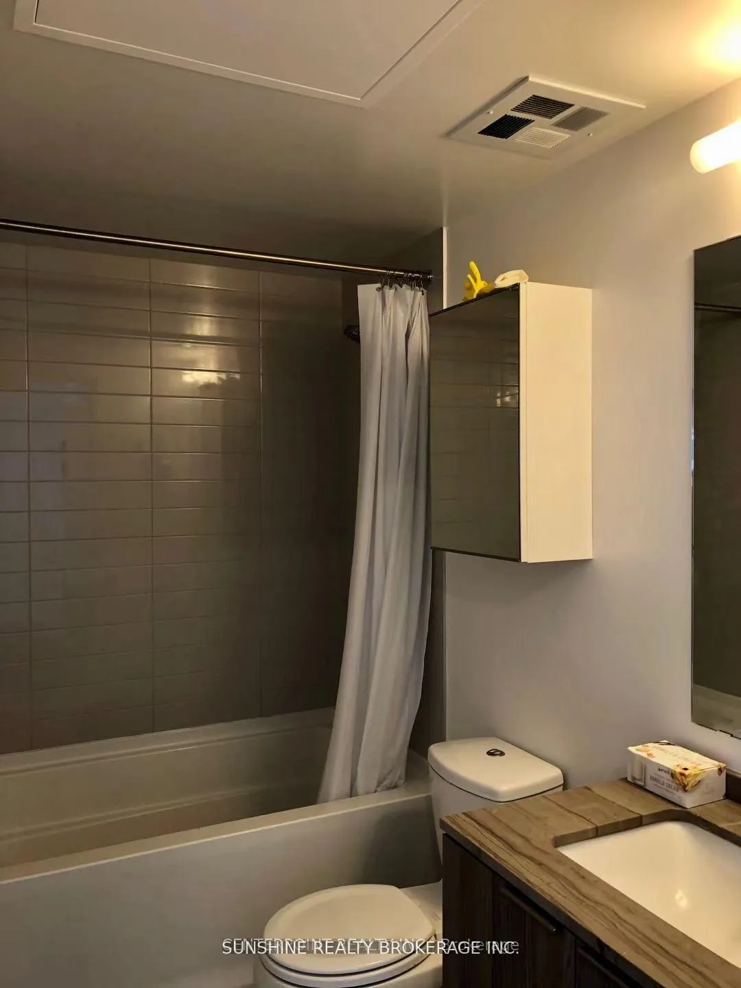 Photo 10 of Unit 2113, 11 Wellesley Street W, Toronto, Bay Street Corridor — HOMEH