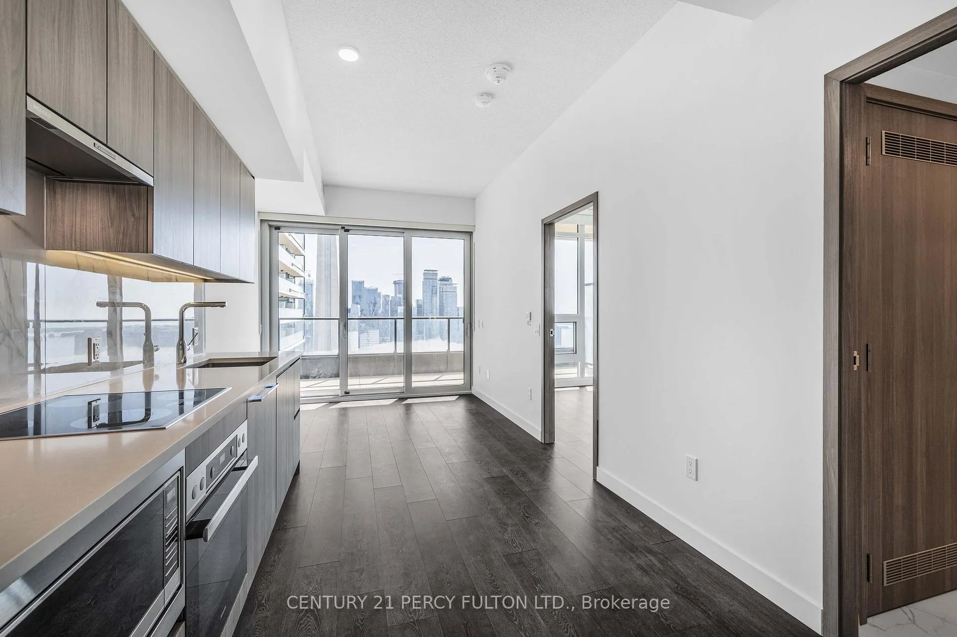 Photo 3 of Unit 5107, 3 Concord Cityplace Way, Toronto, Waterfront Communities — HOMEH