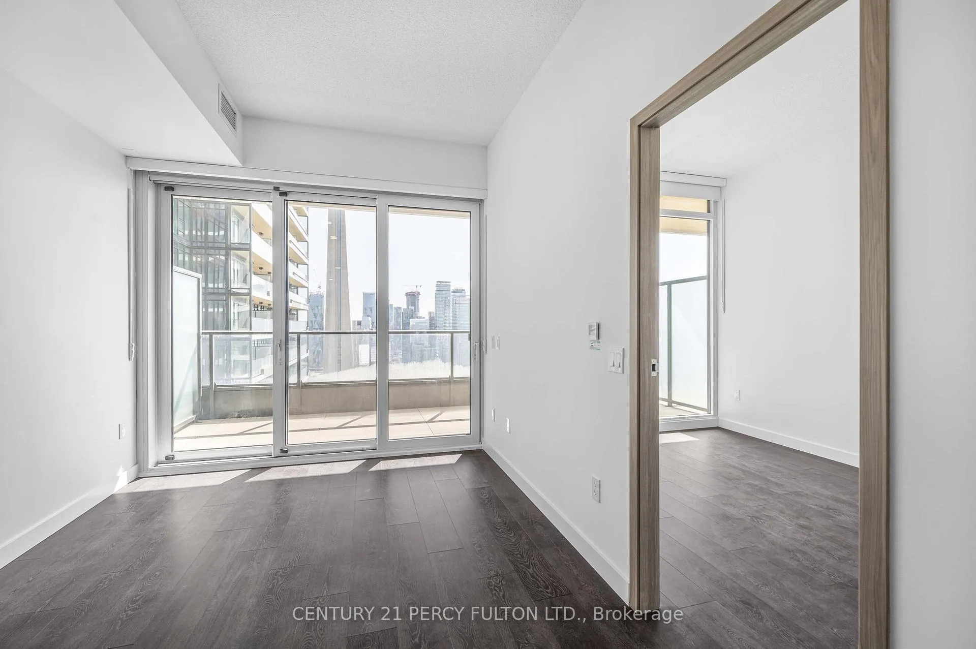 Photo 4 of Unit 5107, 3 Concord Cityplace Way, Toronto, Waterfront Communities — HOMEH