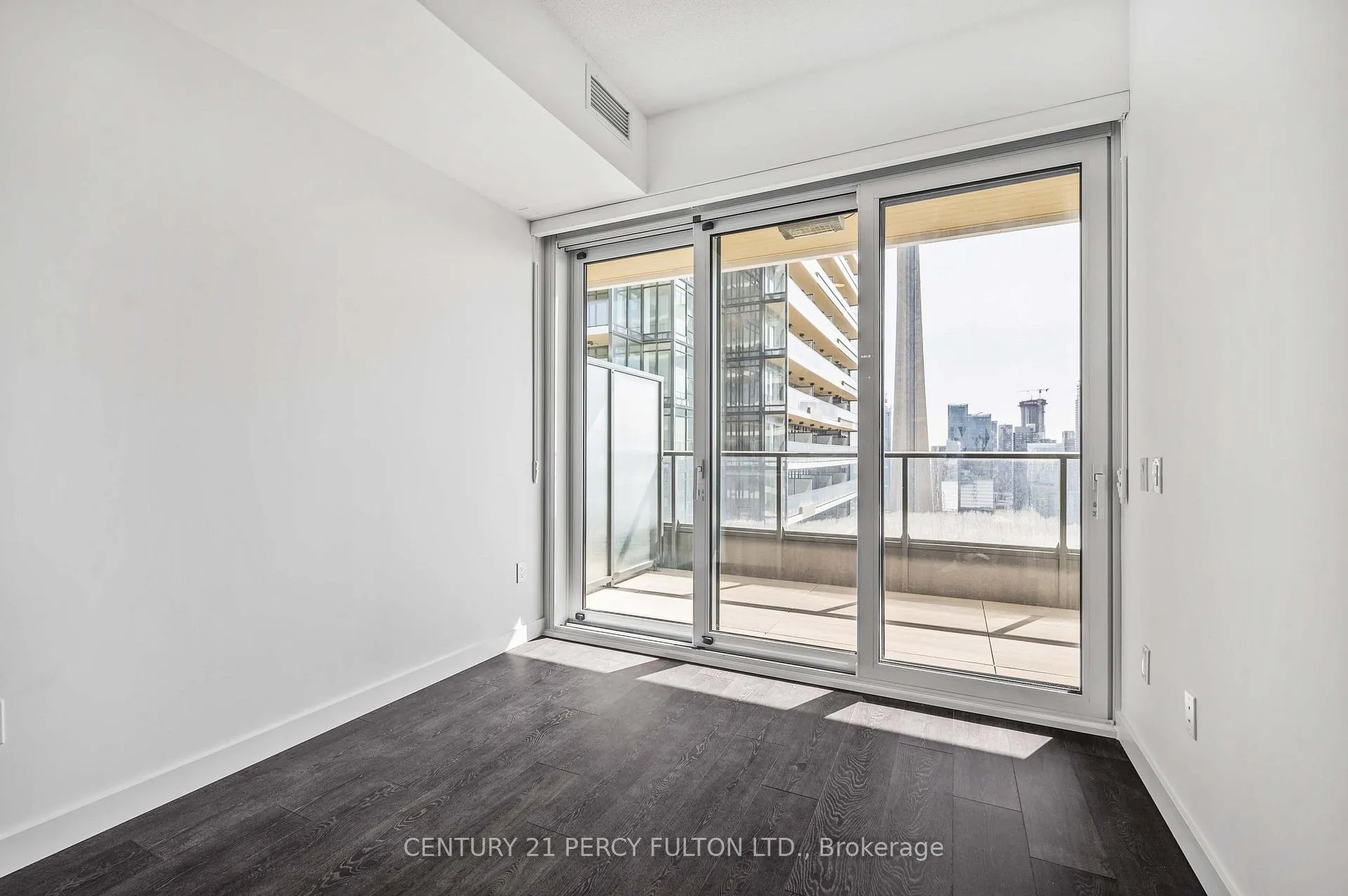 Photo 5 of Unit 5107, 3 Concord Cityplace Way, Toronto, Waterfront Communities — HOMEH