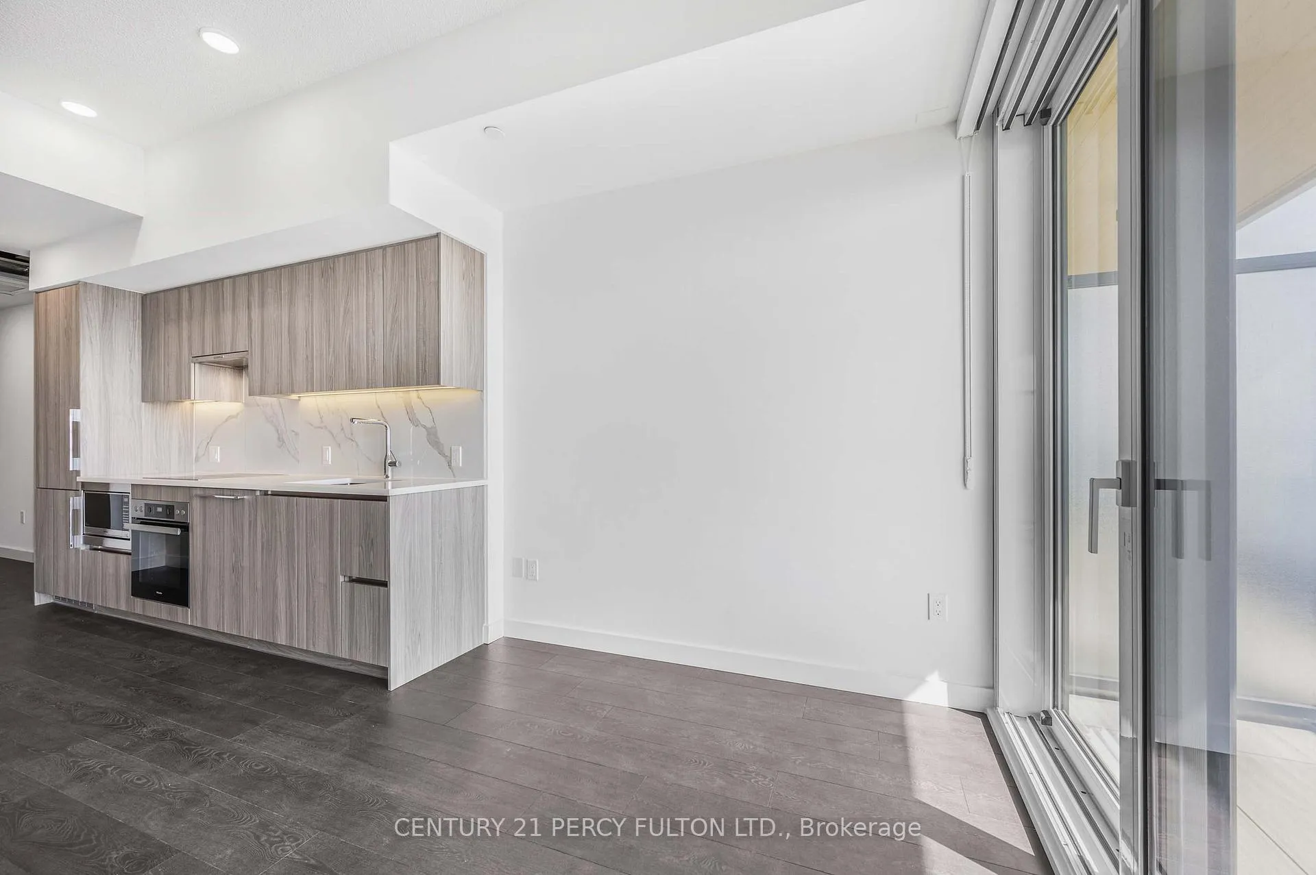 Photo 7 of Unit 5107, 3 Concord Cityplace Way, Toronto, Waterfront Communities — HOMEH
