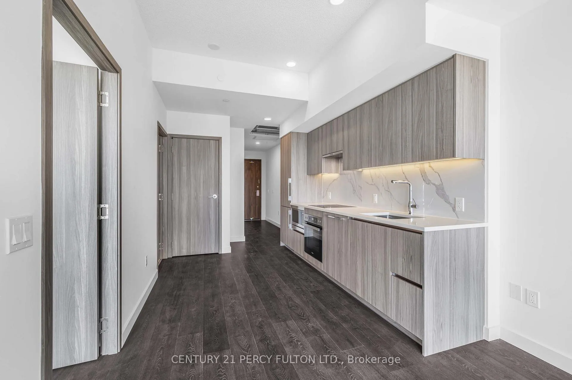 Photo 11 of Unit 5107, 3 Concord Cityplace Way, Toronto, Waterfront Communities — HOMEH