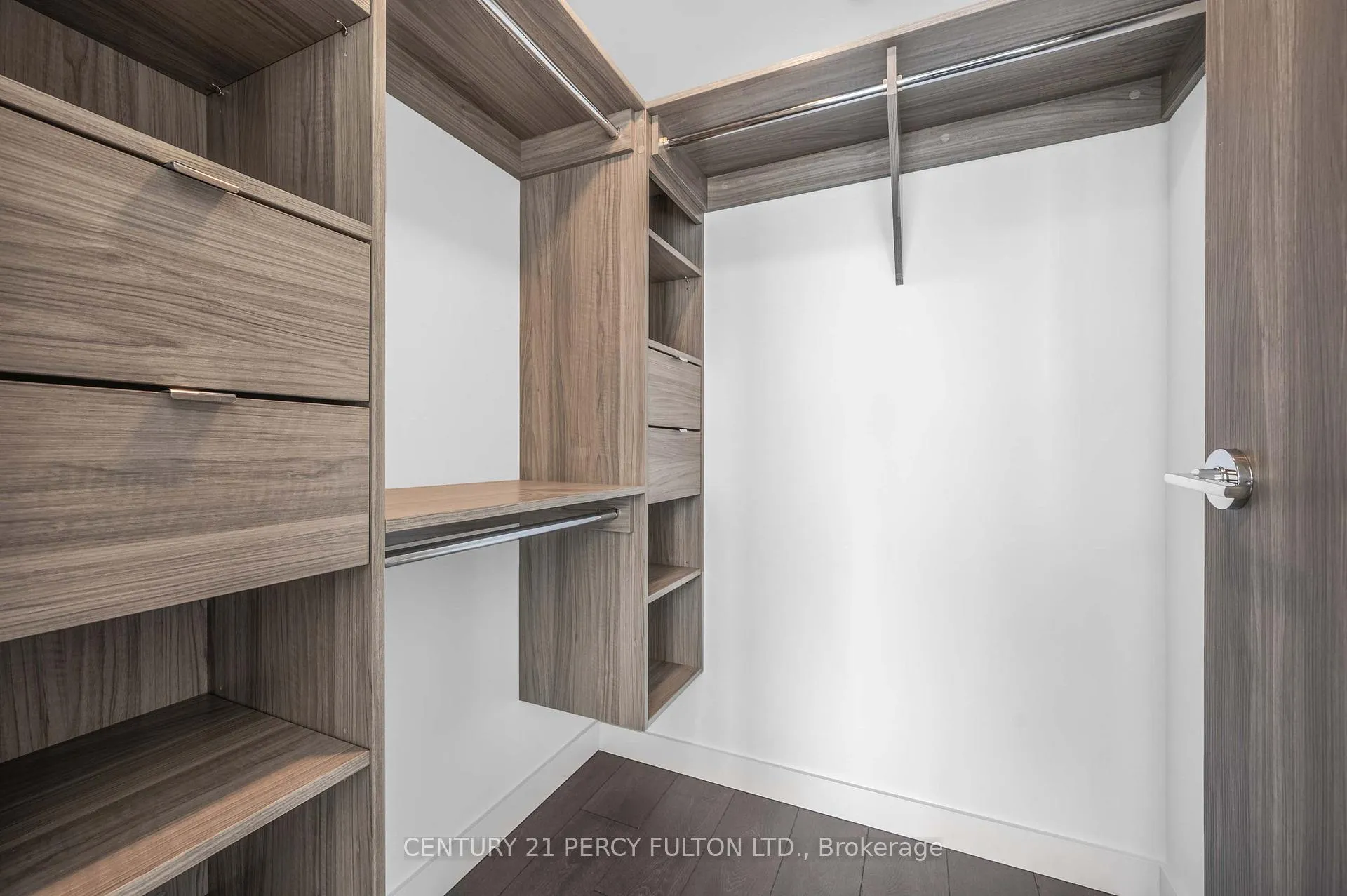 Photo 18 of Unit 5107, 3 Concord Cityplace Way, Toronto, Waterfront Communities — HOMEH
