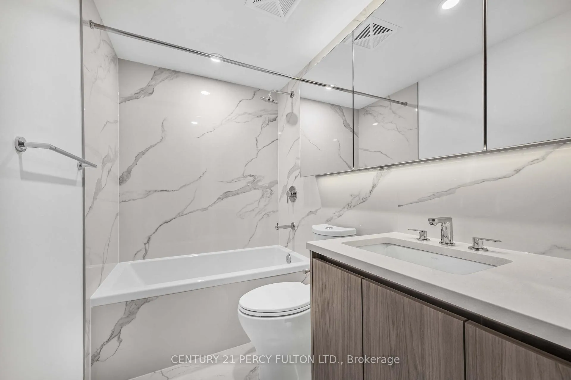 Photo 19 of Unit 5107, 3 Concord Cityplace Way, Toronto, Waterfront Communities — HOMEH
