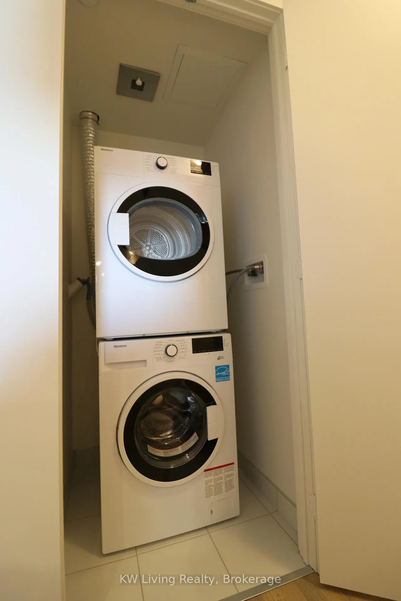 Photo 2 of Unit 1402, 50 Ordnance Street, Toronto, Niagara — HOMEH