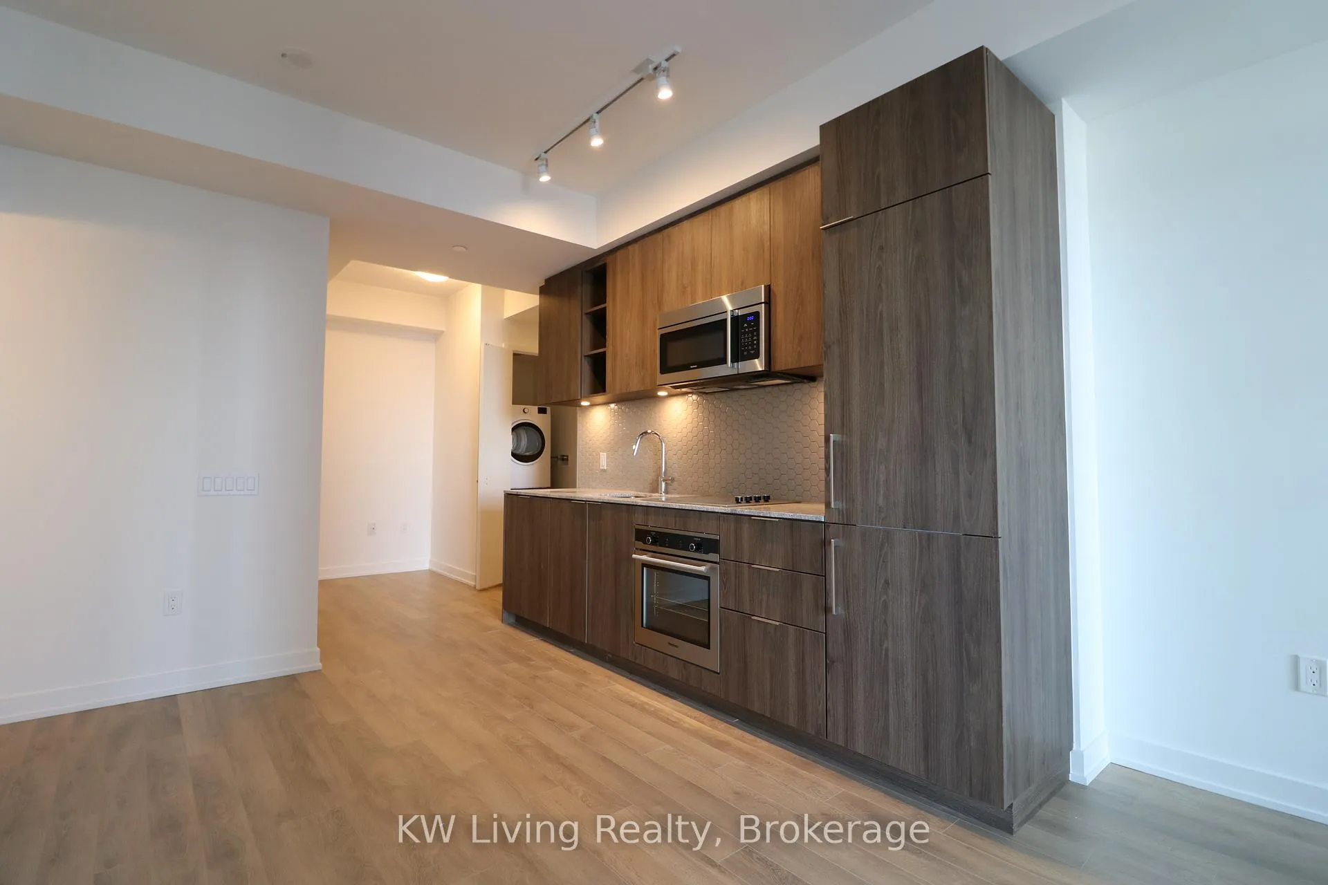 Photo 3 of Unit 1402, 50 Ordnance Street, Toronto, Niagara — HOMEH