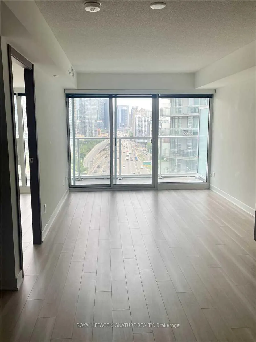 Photo 2 of Unit 1811, 17 Bathurst Street, Toronto, Waterfront Communities — HOMEH