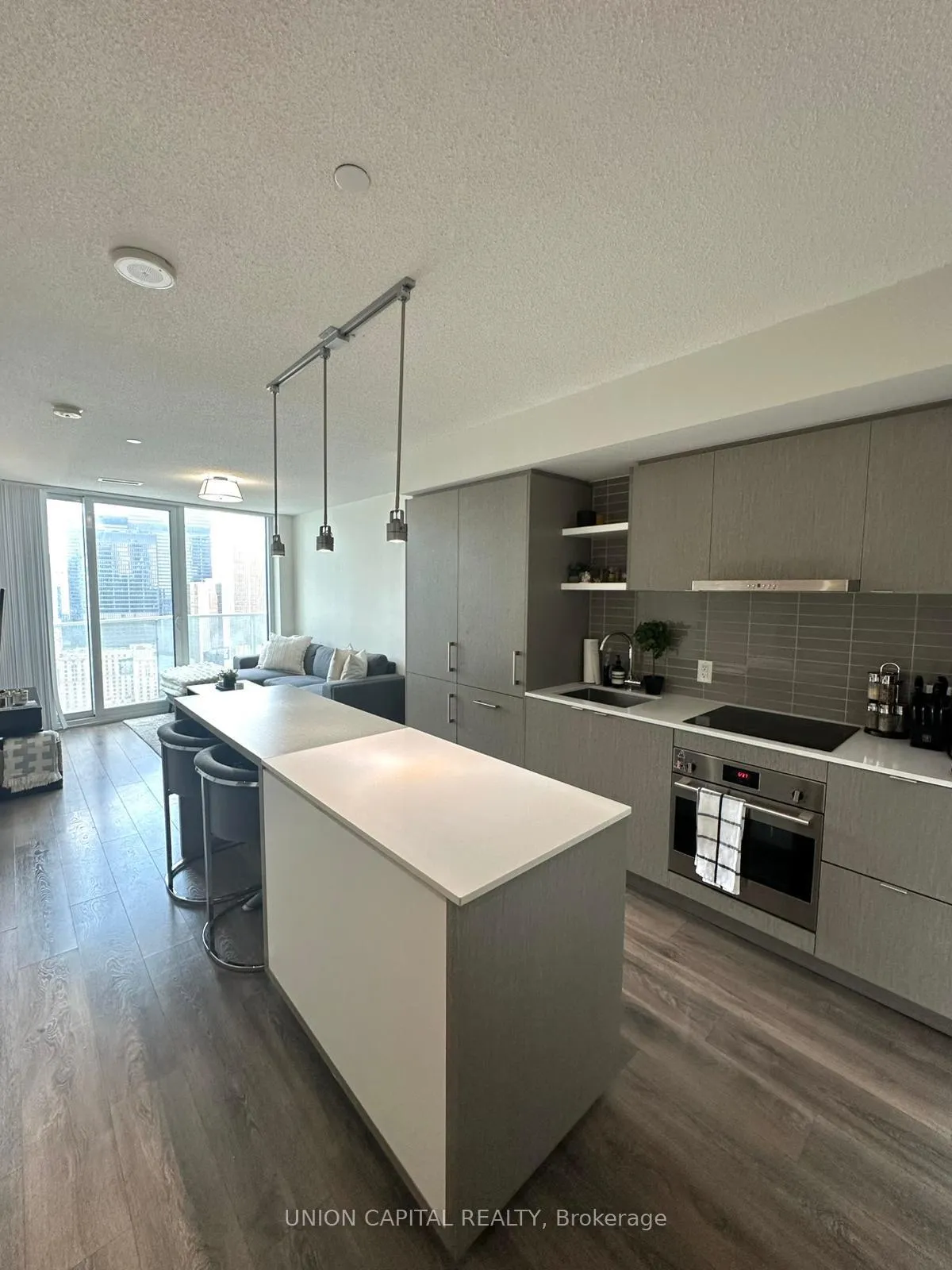 Front of Unit 3803, 88 Harbour Street