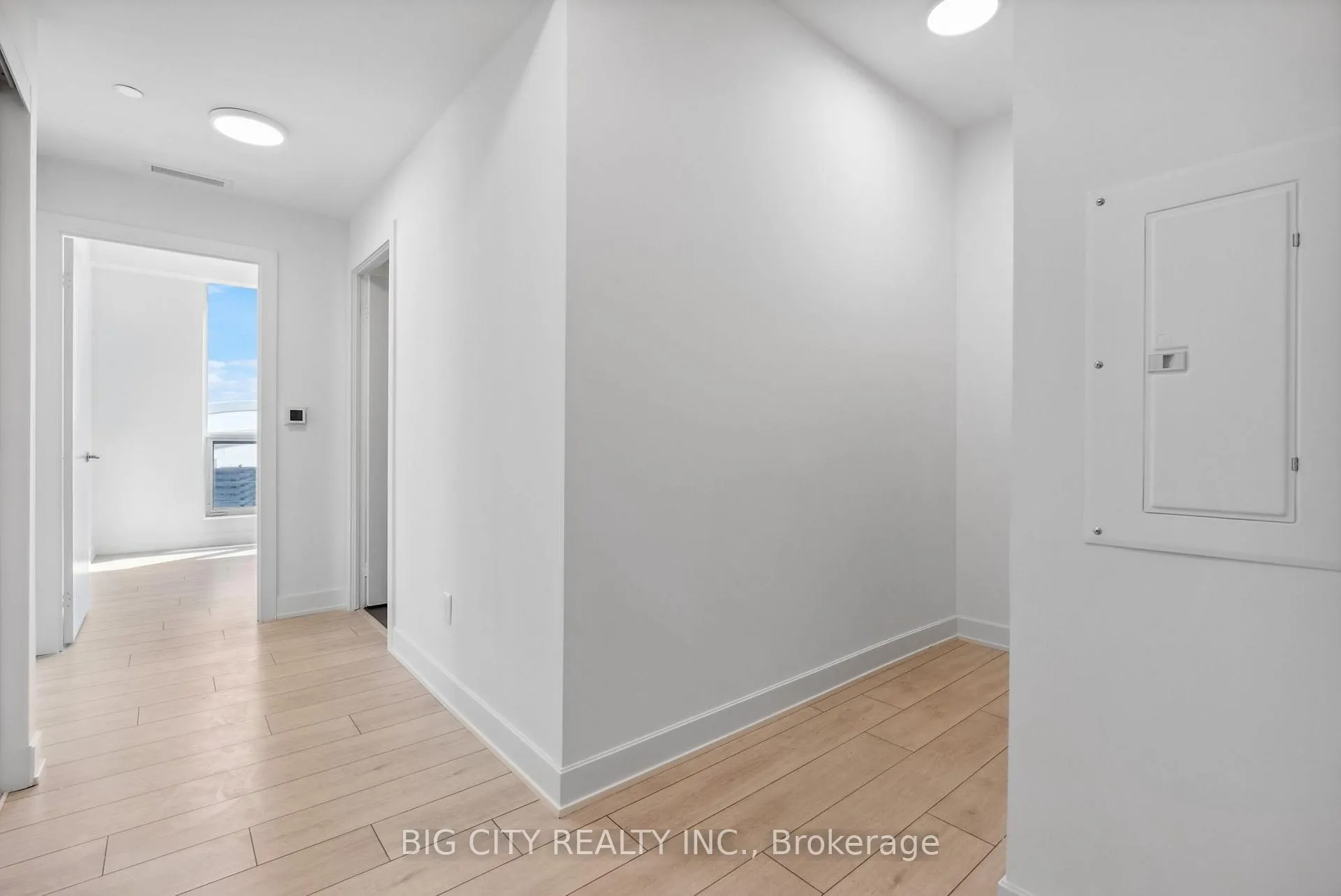 Photo 3 of Unit 1608, 15 Mercer Street, Toronto, Waterfront Communities — HOMEH