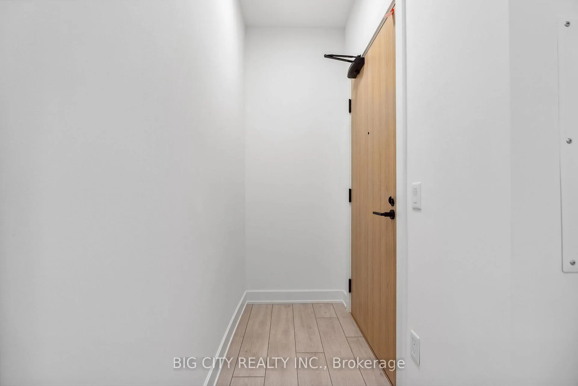 Photo 4 of Unit 1608, 15 Mercer Street, Toronto, Waterfront Communities — HOMEH