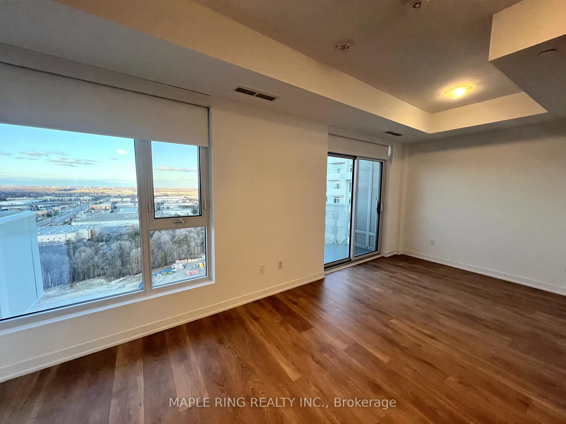 Photo 2 of Unit 2429, 498 Caldari Road, Vaughan, Concord — HOMEH