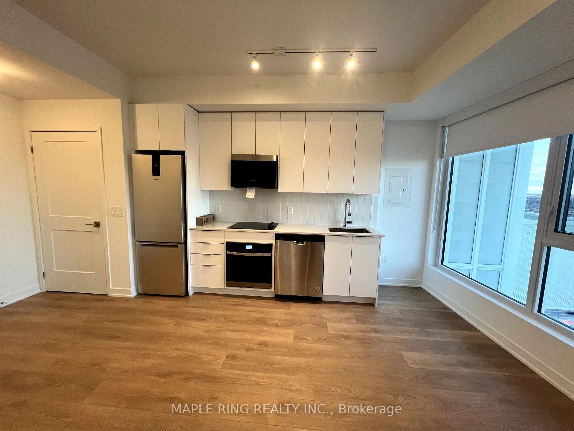 Photo 4 of Unit 2429, 498 Caldari Road, Vaughan, Concord — HOMEH