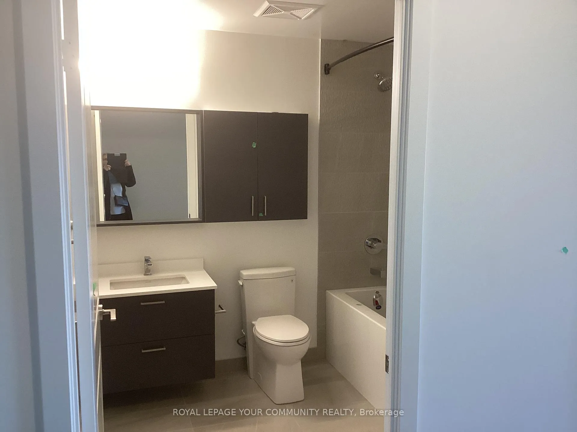 Photo 3 of Unit A1509, 30 Upper Mall Way, Vaughan, Brownridge — HOMEH