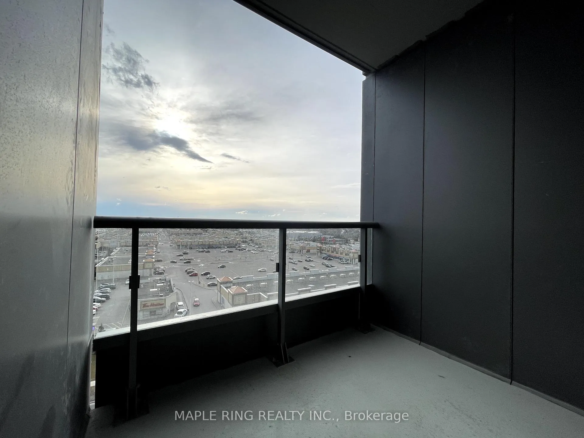Photo 7 of Unit 920, 10 Abeja Road, Vaughan, Concord — HOMEH