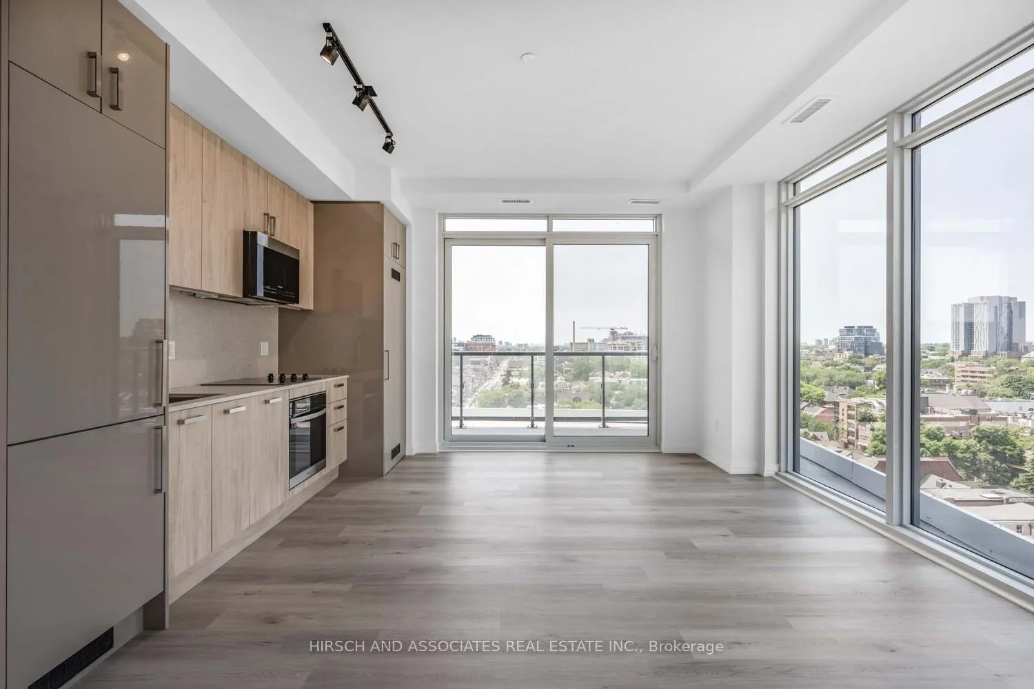 Front of Unit 1012, 280 Dundas Street W