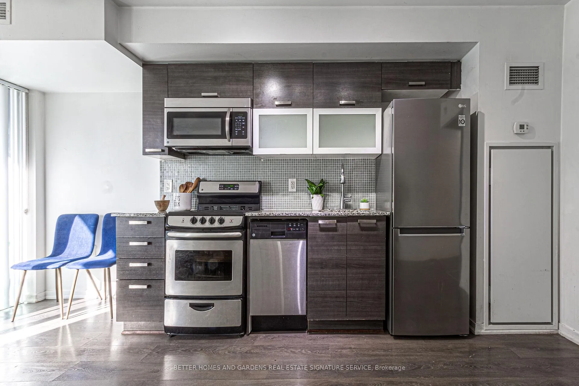 Photo 5 of Unit 515, 36 Lisgar Street, Toronto, Little Portugal — HOMEH