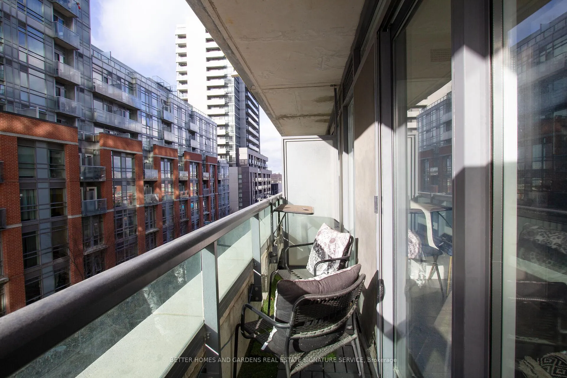 Photo 12 of Unit 515, 36 Lisgar Street, Toronto, Little Portugal — HOMEH