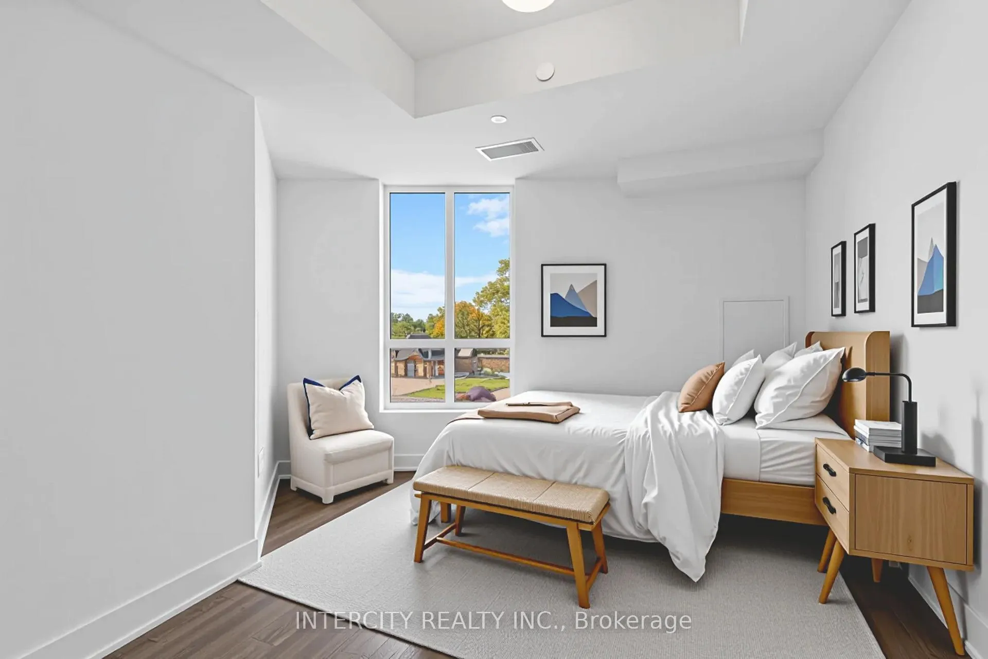 Photo 1 of Unit 325, 2075 King Road, King, King City — HOMEH