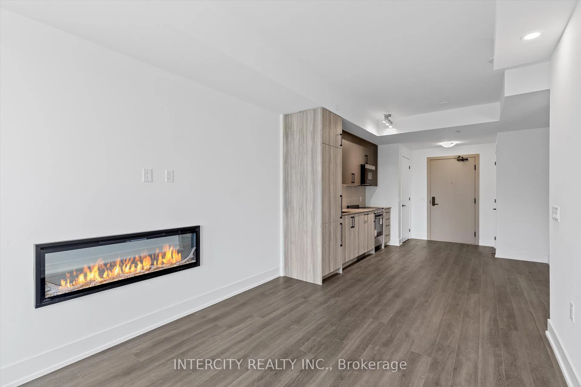 Photo 14 of Unit 325, 2075 King Road, King, King City — HOMEH
