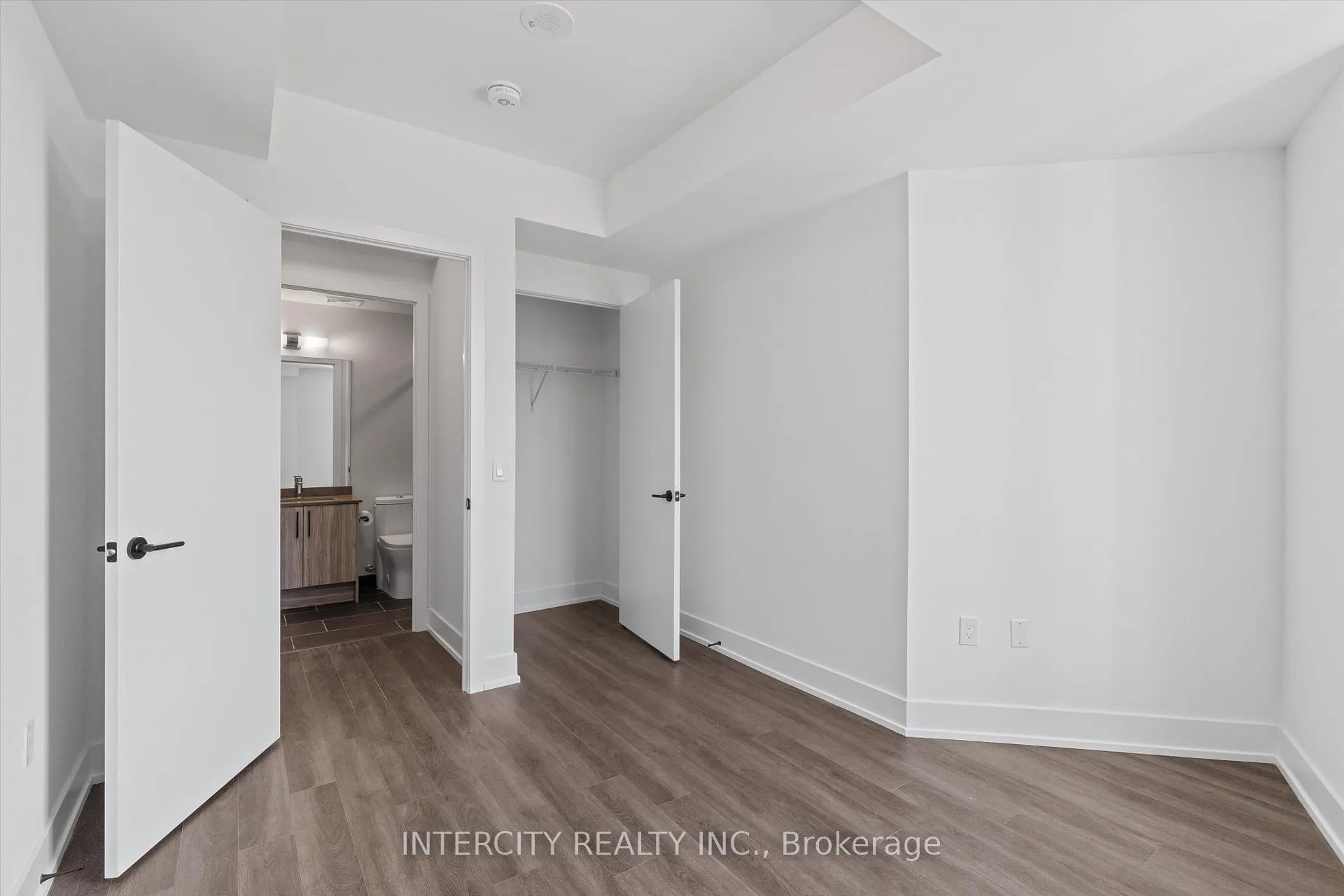 Photo 16 of Unit 325, 2075 King Road, King, King City — HOMEH