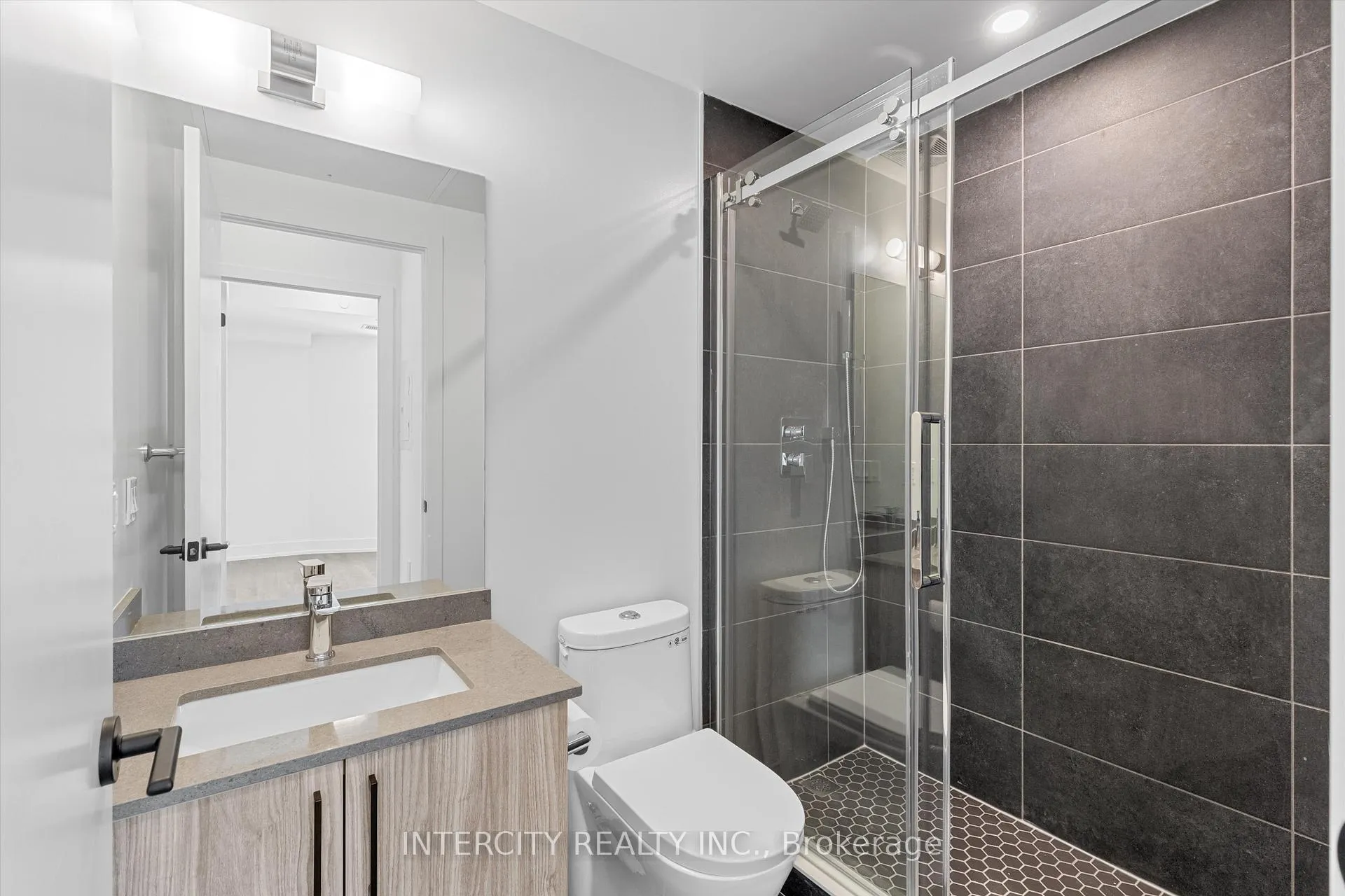 Photo 17 of Unit 325, 2075 King Road, King, King City — HOMEH