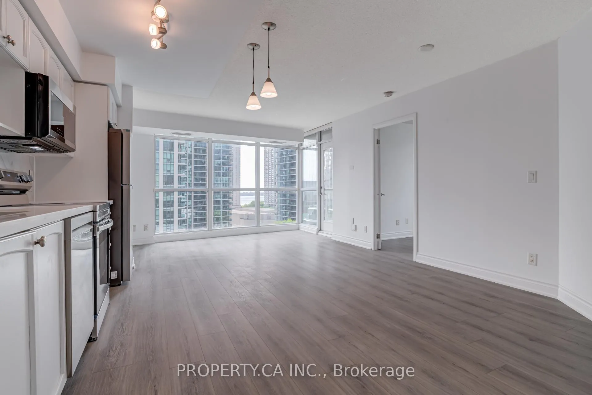 Photo 4 of Unit 1213, 18 Yonge Street, Toronto, Waterfront Communities — HOMEH