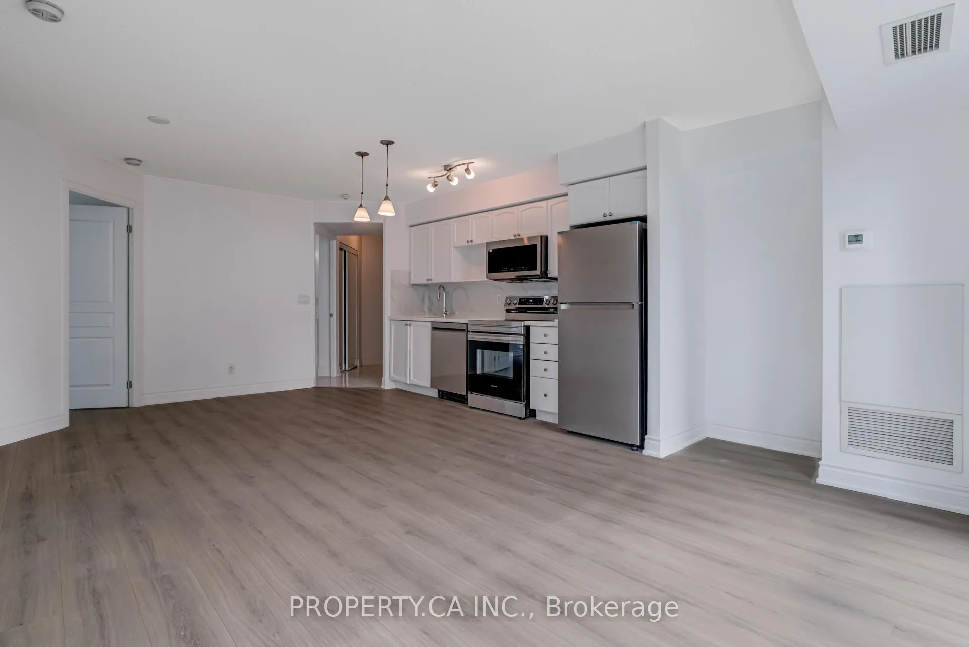 Photo 5 of Unit 1213, 18 Yonge Street, Toronto, Waterfront Communities — HOMEH
