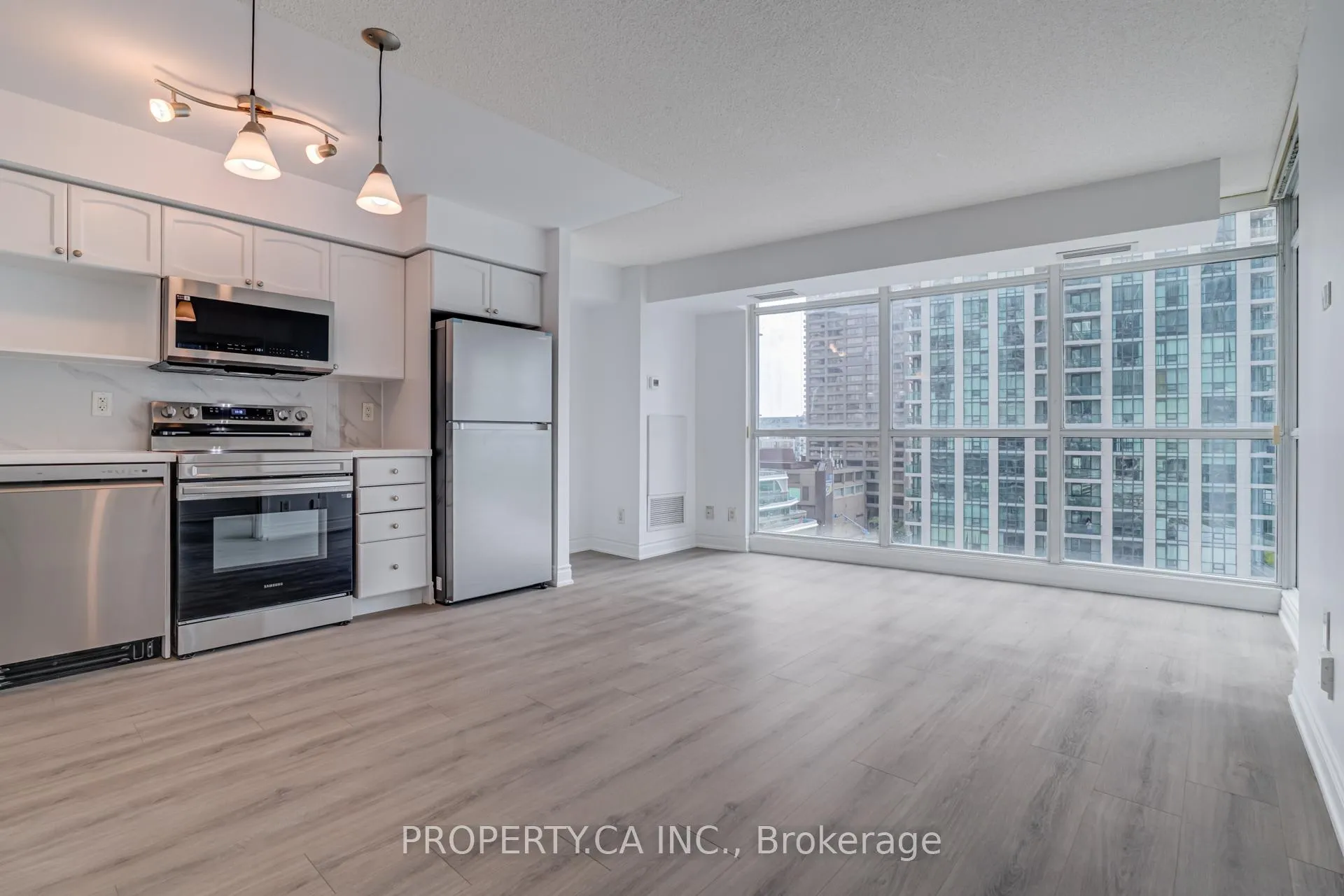 Photo 6 of Unit 1213, 18 Yonge Street, Toronto, Waterfront Communities — HOMEH