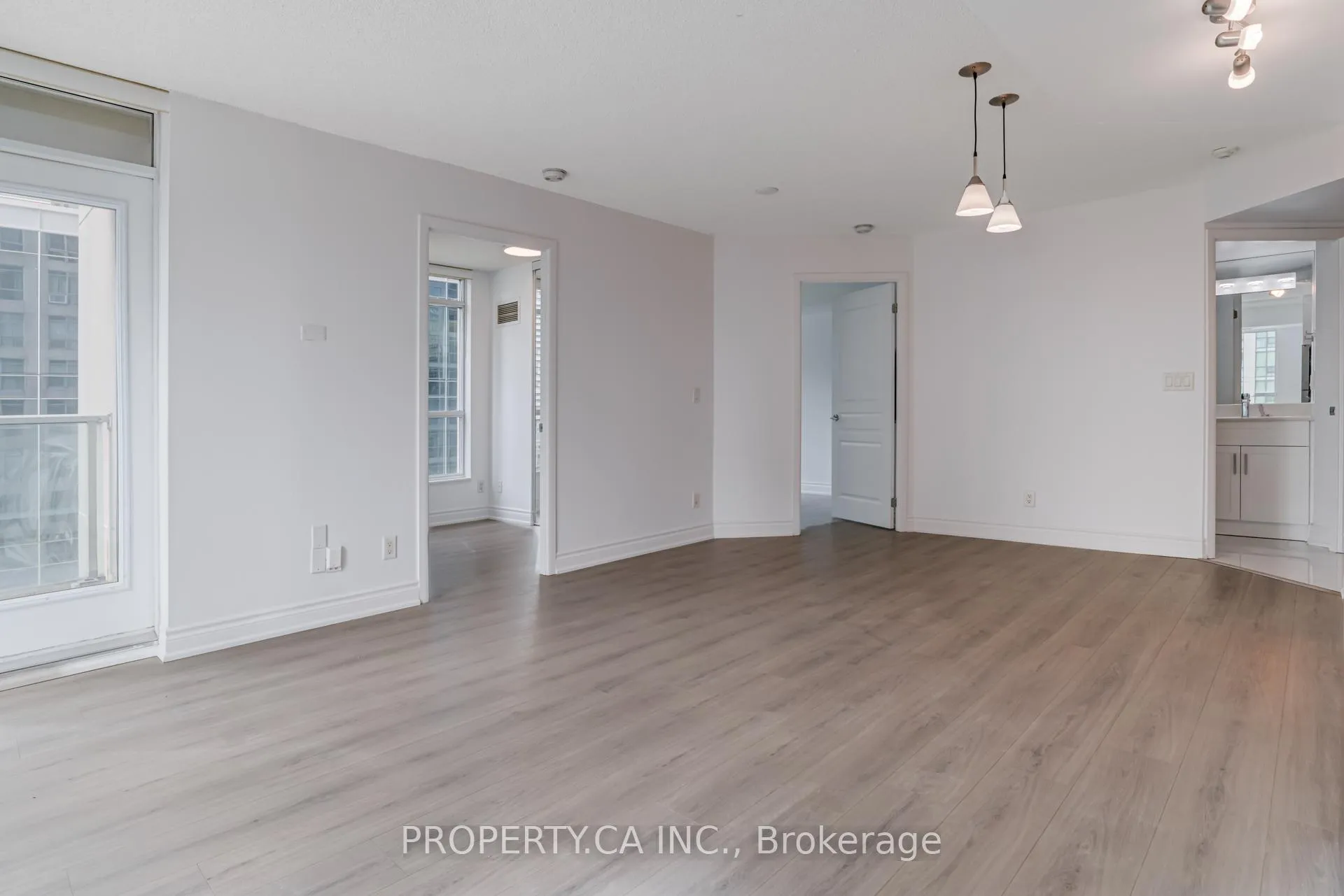 Photo 7 of Unit 1213, 18 Yonge Street, Toronto, Waterfront Communities — HOMEH